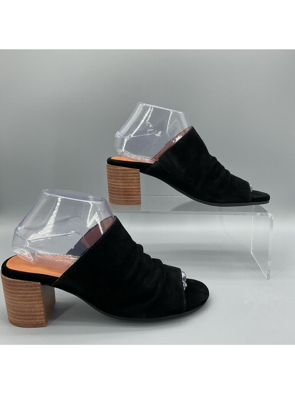 NEW Gentle Souls by Kenneth Cole Women’s Chas Suede Sandals Black Size 8M
